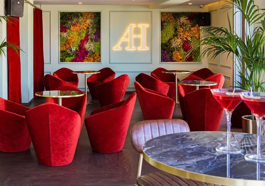 Axel Hotel Barcelona - Adults Only 4*,