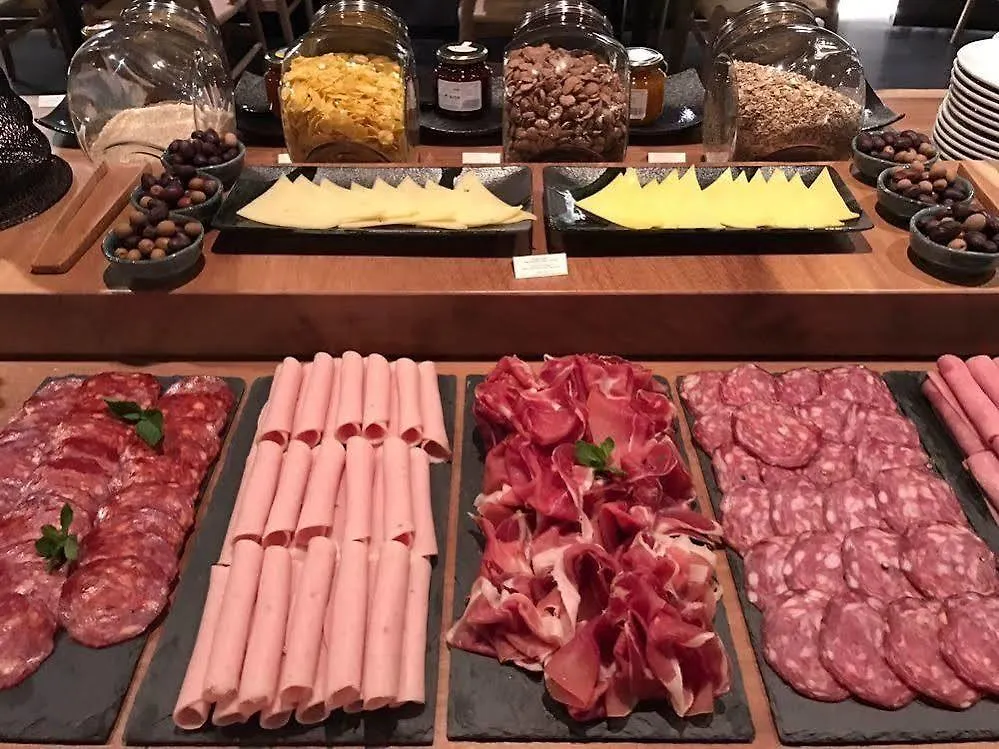 Axel Hotel Barcelona - Adults Only 4*,